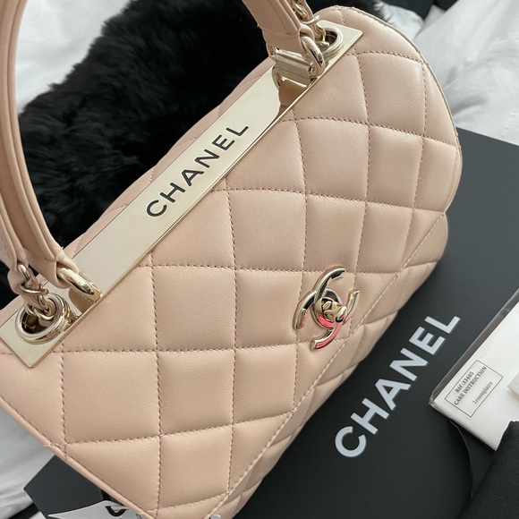 LIKE NEW 🖤 CHANEL 21S Light Beige Small Trendy CC - Picture 3 of 16